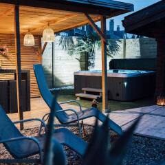 Отель B&B A Dream бассейн