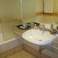 Al Manar Grand Hotel Apartments ванная
