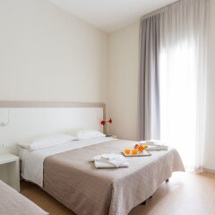 Hotel Amicizia Rimini комната для гостей фото 8
