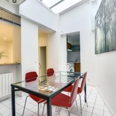 Отель BP Apartments - Charming Louvre Франция, Париж - отзывы, цены и фото номеров - забронировать отель BP Apartments - Charming Louvre онлайн балкон
