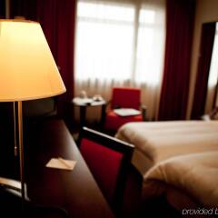 Отель Golden Tulip Warsaw Centre комната для гостей