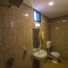 Отель OYO 11875 Home Exotic Stay Siolim Гоа ванная