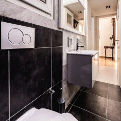 Отель Retro Chic Apartment - Syntagma Square Греция, Афины - отзывы, цены и фото номеров - забронировать отель Retro Chic Apartment - Syntagma Square онлайн ванная фото 2