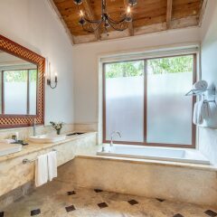Отель Sanctuary Cap Cana-All Inclusive Adults Only by Playa Hotel & Resorts Доминикана, Пунта Кана - 8 отзывов об отеле, цены и фото номеров - забронировать отель Sanctuary Cap Cana-All Inclusive Adults Only by Playa Hotel & Resorts онлайн ванная фото 2