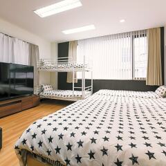 Отель Guest House Yasuragi Hakata Station Side Хаката комната для гостей фото 2
