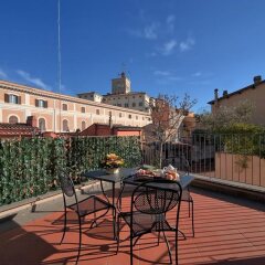 Отель Trevi Palace Luxury Inn балкон