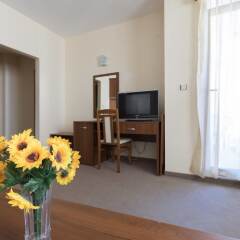 Апартаменты One Bedroom Family Apartment with Balcony удобства в номере