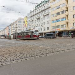 Апартаменты Cosy Modern Vinohrady Apartment парковка