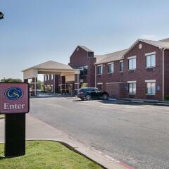 Отель Comfort Suites Plainview парковка