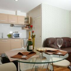 Отель Nara Suite Residence Бангкок комната для гостей фото 2