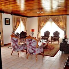 Отель Gie's Guesthouse Габороне с домашними животными