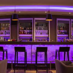 Renaissance Izmir Hotel бассейн