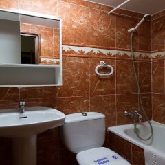 Отель Hostal Casa Bueno Испания, Мадрид - отзывы, цены и фото номеров - забронировать отель Hostal Casa Bueno онлайн ванная фото 2