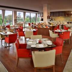 Отель Four Points by Sheraton New Delhi, Airport Highway питание