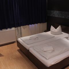 Отель HOLI-Berlin Hotel Германия, Берлин - отзывы, цены и фото номеров - забронировать отель HOLI-Berlin Hotel онлайн комната для гостей фото 3