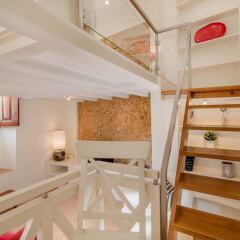 Отель Lapa Cozy Flat With Mezzanine Лиссабон сейф в номере