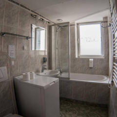 Отель Apartamenty Targi MTP Польша, Познань - отзывы, цены и фото номеров - забронировать отель Apartamenty Targi MTP онлайн ванная фото 2