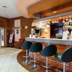 Отель Qubus Hotel Wroclaw Польша, Вроцлав - 1 отзыв об отеле, цены и фото номеров - забронировать отель Qubus Hotel Wroclaw онлайн гостиничный бар