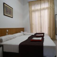 Отель Hostal Mont Thabor комната для гостей фото 4