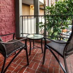 Отель Best Western Plus Carriage Inn Лос-Анджелес балкон