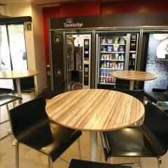 Отель Travelodge Barcelona Poblenou интерьер отеля фото 2