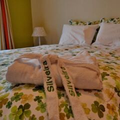 Апартаменты Apartment With one Bedroom in Furnas, With Wonderful Mountain View, Ba сейф в номере
