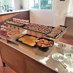 Отель Roc Cala d’en Blanes Beach Club Испания, Кала-эн-Бланес - отзывы, цены и фото номеров - забронировать отель Roc Cala d’en Blanes Beach Club онлайн питание фото 2