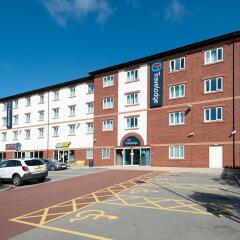 Отель Travelodge Warrington Gemini парковка