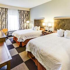 Отель Hampton Inn Columbus I-70E/Hamilton Road сейф в номере