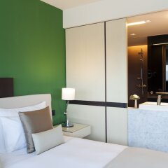 Отель Crowne Plaza Geneva Швейцария, Женева - отзывы, цены и фото номеров - забронировать отель Crowne Plaza Geneva онлайн сейф в номере
