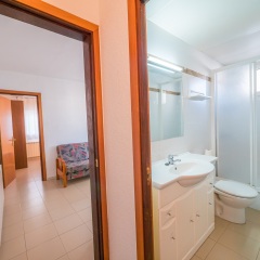 Отель Apartaments AR Isern Испания, Бланес - 3 отзыва об отеле, цены и фото номеров - забронировать отель Apartaments AR Isern онлайн ванная