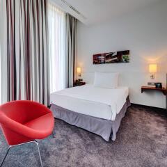 Отель Hilton Garden Inn Stuttgart Neckar Park комната для гостей фото 3