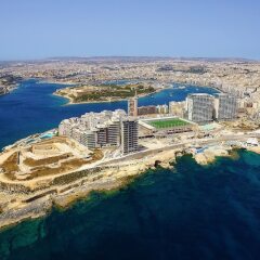 Отель Luxury Apartment IN Fort Cambridge With Pool Мальта, Слима - отзывы, цены и фото номеров - забронировать отель Luxury Apartment IN Fort Cambridge With Pool онлайн приотельная территория фото 2