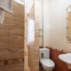 Гостиница Круиз на Серафимовича ванная фото 2