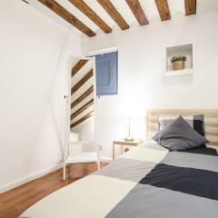 Отель Lollipop Flats City Centre Royal Suite Испания, Мадрид - отзывы, цены и фото номеров - забронировать отель Lollipop Flats City Centre Royal Suite онлайн комната для гостей фото 4