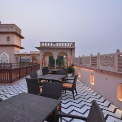 Отель WelcomHeritage Haveli Dharampura балкон