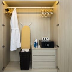 Апартаменты Oakwood Apartments Ho Chi Minh City сейф в номере