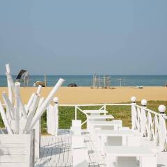The Reef Beach Hotel Negombo пляж фото 2