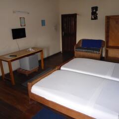 Отель Almond Tree Guest House удобства в номере