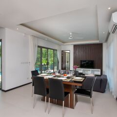 Отель Villa Maluku Пхукет в номере
