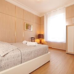 Отель Suite Gioia Five Stars Holiday House сейф в номере