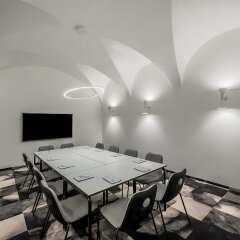 Отель Artagonist Art Hotel Литва, Вильнюс - 1 отзыв об отеле, цены и фото номеров - забронировать отель Artagonist Art Hotel онлайн помещение для мероприятий