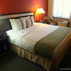 Отель Holiday Inn LaGuardia Airport США, Нью-Йорк - отзывы, цены и фото номеров - забронировать отель Holiday Inn LaGuardia Airport онлайн комната для гостей фото 3