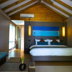 Canareef Resort Maldives in Meedhoo (Seenu Atoll), Maldives from 289$, photos, reviews - zenhotels.com Meedhoo (Seenu Atoll) guestroom photo 4