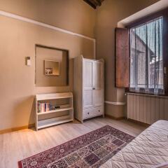 Отель A Few Steps to The Duomo Enchanting 2BD Apt Италия, Флоренция - отзывы, цены и фото номеров - забронировать отель A Few Steps to The Duomo Enchanting 2BD Apt онлайн комната для гостей фото 4