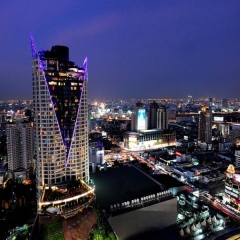 Отель Centara Grand at CentralWorld городской автобус