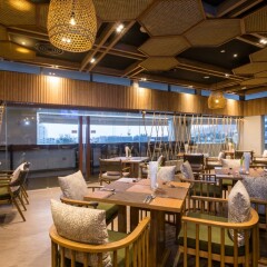 Oakwood Hotel Journeyhub Phuket Патонг питание фото 2