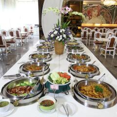 Royal Benja Hotel питание