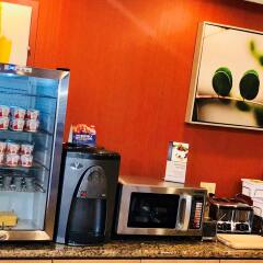 Отель Best Western Plus Rama Inn & Suites питание фото 3
