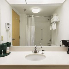 Baymont by Wyndham Crossville in Crossville, United States of America from 105$, photos, reviews - zenhotels.com bathroom